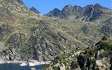 Andorra, srdce Pyrenejí letecky - Andorra - v horských údolích se ukrývají modré zorničky jezer (foto L.Zedníček)