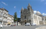 Angoulême - Francie -Angouleme - katedrala sv.Petra, 12.století, románská, částečně přestavěná v 19.stol. (interiéry) (foto P.Michal)