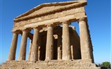 Agrigento - Itálie - Sicílie - Agrigento, chrám Concordie, asi 430 př.n.l, zachoval se proto, že byl v 6.stol. přeměněn v křesťanský kostel (foto J.Bartošová)