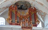 Švýcarský advent a slavnost Klausjagen 2020 - Švýcarsko - Lucern - Jesuitenkirche, zdobené varhany od fy Metzeler Orgelbau z roku 1982