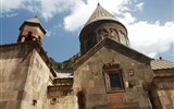 Arménie - Arménie - klášter Geghard, jižní průčelí kostela Katoghiken, 1215