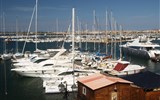 Alghero - Itálie - Sardinie - Alghero, zdejší přístav je dost frekventovaný