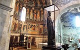 Santissima Trinitā di Saccargia - Itálie - Sardinie - Saccargia, v levé apsidě socha P.Marie vyřezávaná v 14.století