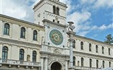 Padova - Itálie - Padova - Torre dell´Orologio, původně brána královského paláce, 1491 přestavěna a přidán orloj (Wiki-Rollroboter)