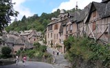 Conques - Francie - Conques, městečko vyzařuje náladu klidu, pohody a časů už dávno minulých