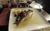 Cala Gonone - Itálie - Sardinie - večeře v hotelu Cala Luna, mořské ryby jsou na jídelníčku často
