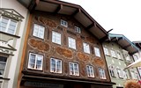 Bad Tölz - Německo - Bavorsko - Bad Tölz, Sporrerhaus, 18.stol, barokní fasáda a štukový portál
