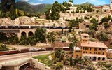 Miniatur Wunderland - Německo - Hamburk - Wunderland, a zpátky do tepla francouzské Provence, jezdí zde přes 1.300 vlaků s více než 10.000 vagóny