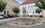 Znojemské vinobraní 2020 - Česká republika - Znojmo - barokní kašna z konce 17.století se sochou sv.Václava (foto J.Wimmerová)