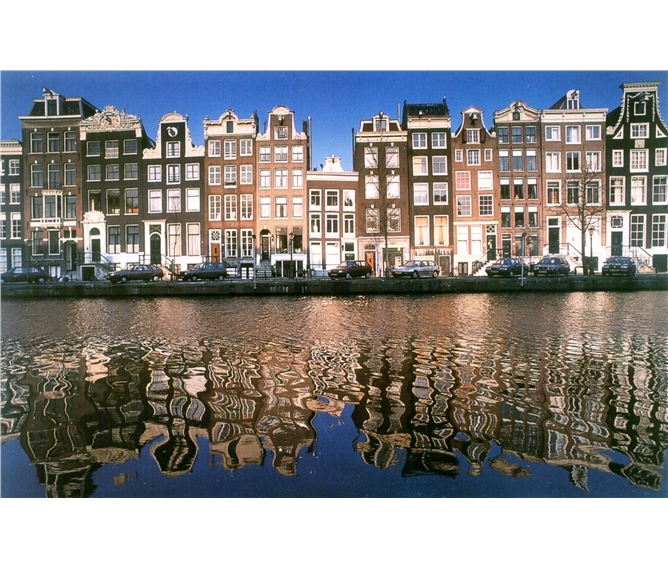 Krásy Holandska, květinové korzo 2018 - Holandsko - Amsterdam - země grachtů, obchodu, starých mistrů a jejich obrazů, kupeckých domů a to vše se odráží v duši místních lidí i na hladině kanálů