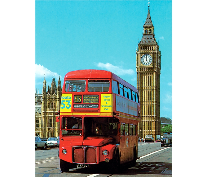 Londýn a příběh o Harry Potterovi 2020 - Velká Británie - Anglie - Londýn, typický patrový autobus a Big Ben