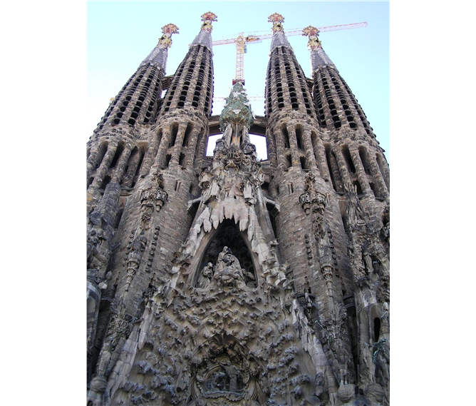 Gurmánské Katalánsko letecky - Španělsko, Barcelona, Sagrada Familia, věže