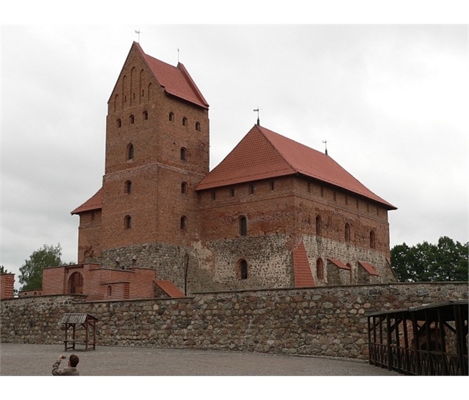 Po stopách polsko-litevského knížectví 2020 - Pobaltí - Litva - Trakai, hrad na obranu před německými křižáky postaven 1321