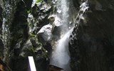 Alpské vodopády, soutěsky a Orlí hnízdo - Německo - Berchtesgaden - soutěska Vorderkaserklamm , 400 m dlouhá a 80 m hluboká