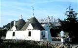 Bílé útesy poloostrova Gargano a památky Apulie 2020 - Itálie, Apulie, Locorotondo, kamenná obydlí trulli, typická pro zdejší kraj
