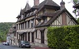 Les Andelys - Francie - Normandie - hrázděné domy v Les Andelys