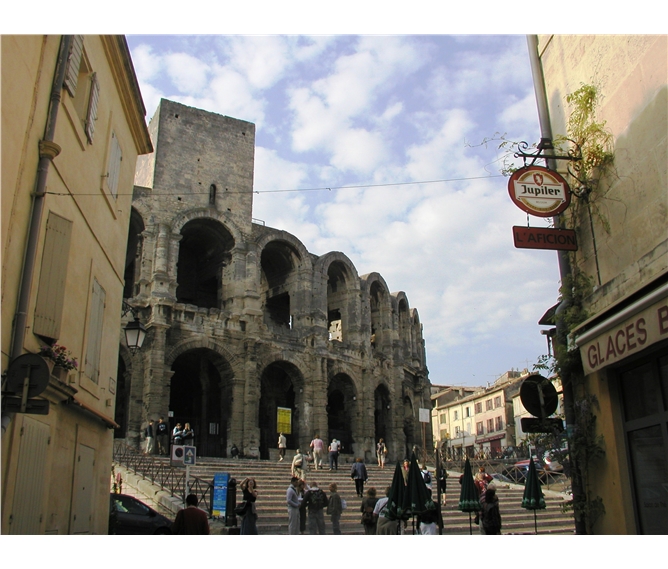 Velikonoční pohlednice z Provence a Marseille 2018 - Francie - Provence - Arles, aréna z 1.stol př.n.l., původně 3patrová.