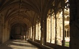 Lisabon, královská sídla a krásy pobřeží Atlantiku a Porto 2018 - Portugalsko - Lisabon - klášter sv.Jeronýma, křížová chodba v manuelské stylu pozdní gotiky