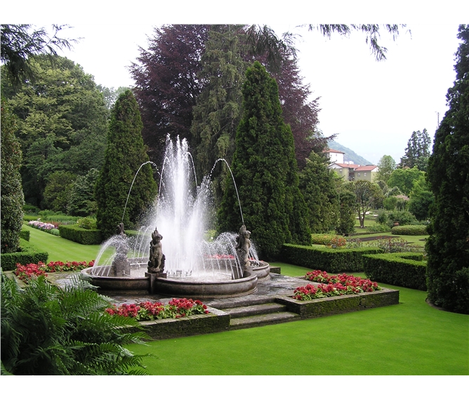 Nejkrásnější zahrady, jezera a Alpy Lombardie 2020 - Itálie - Verbania u jezera Como - půvabné zahrady vily Taranto s množstvím unikátních rostlin