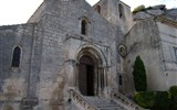 Les-Baux-de-Provence - Francie - Provence - Les Baux, kostel Saint Vincent, románský